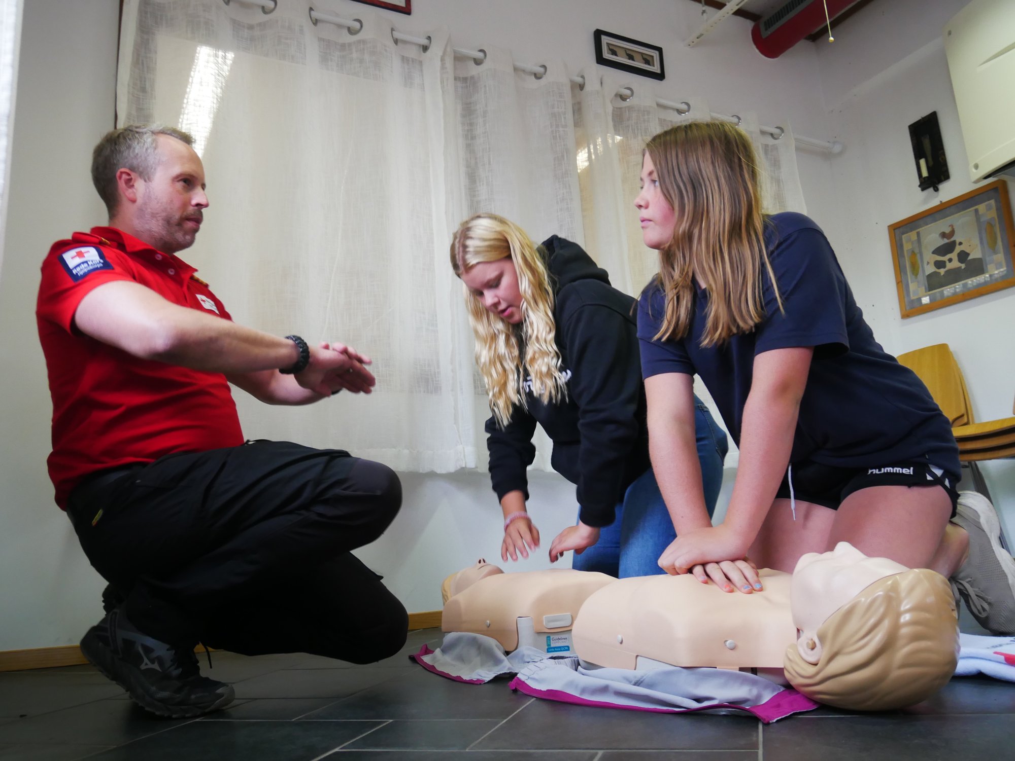 13-åringane lærde å berga liv. – Me vil vera budde på å yta hjelp 